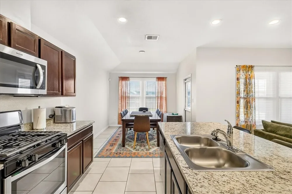 3913 Targaryen Way Corpus Christi, TX 78410