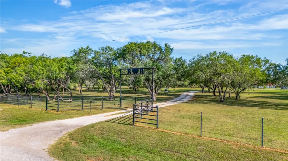 23107 County Road 1092 Mathis, TX 78368