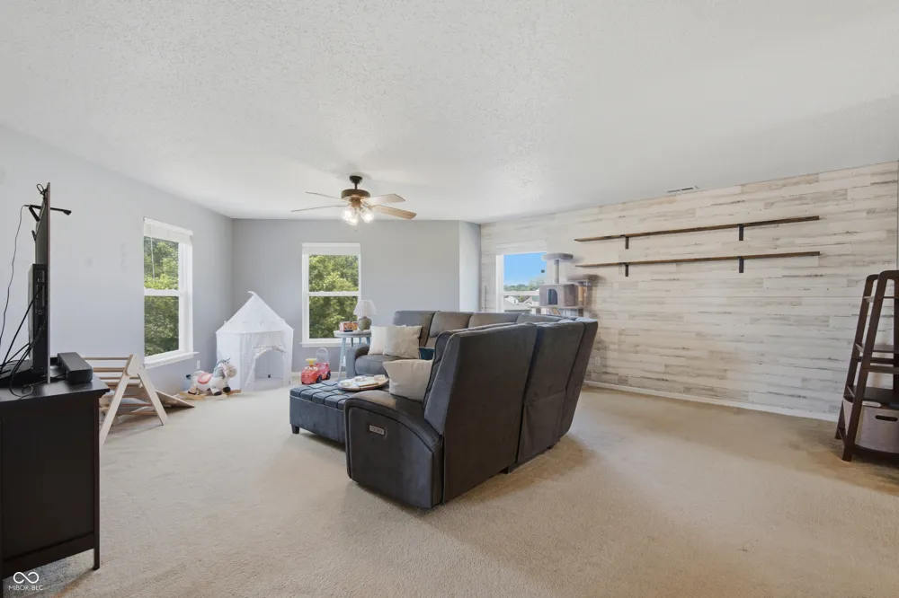 640 Streamside Drive Greenfield, IN 46140