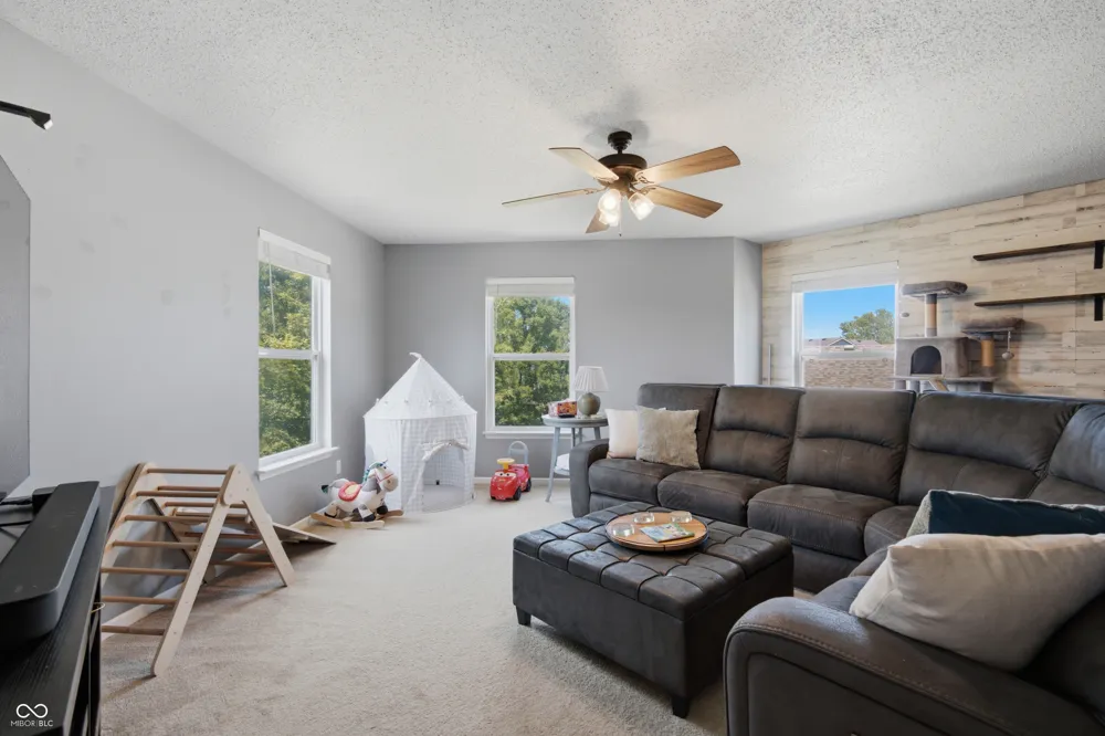 640 Streamside Drive Greenfield, IN 46140
