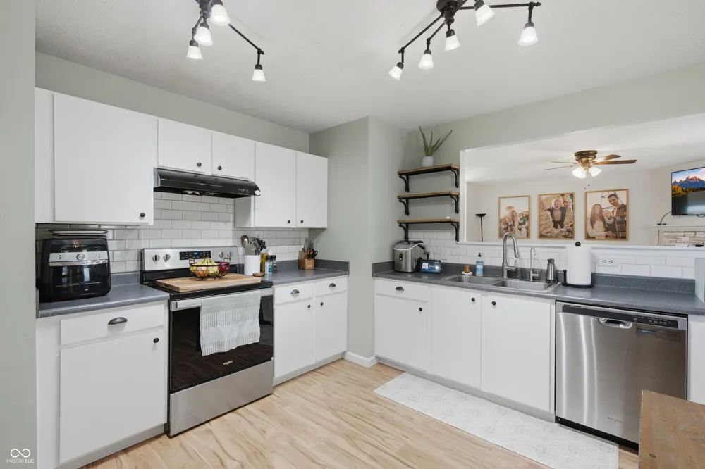 640 Streamside Drive Greenfield, IN 46140