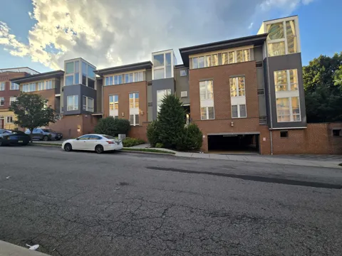 255 LAIRD AVE