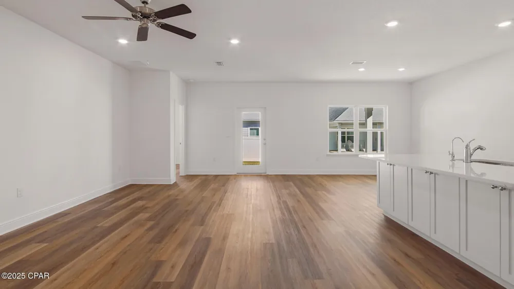 569 Hancock Way Panama City Beach, FL 32413