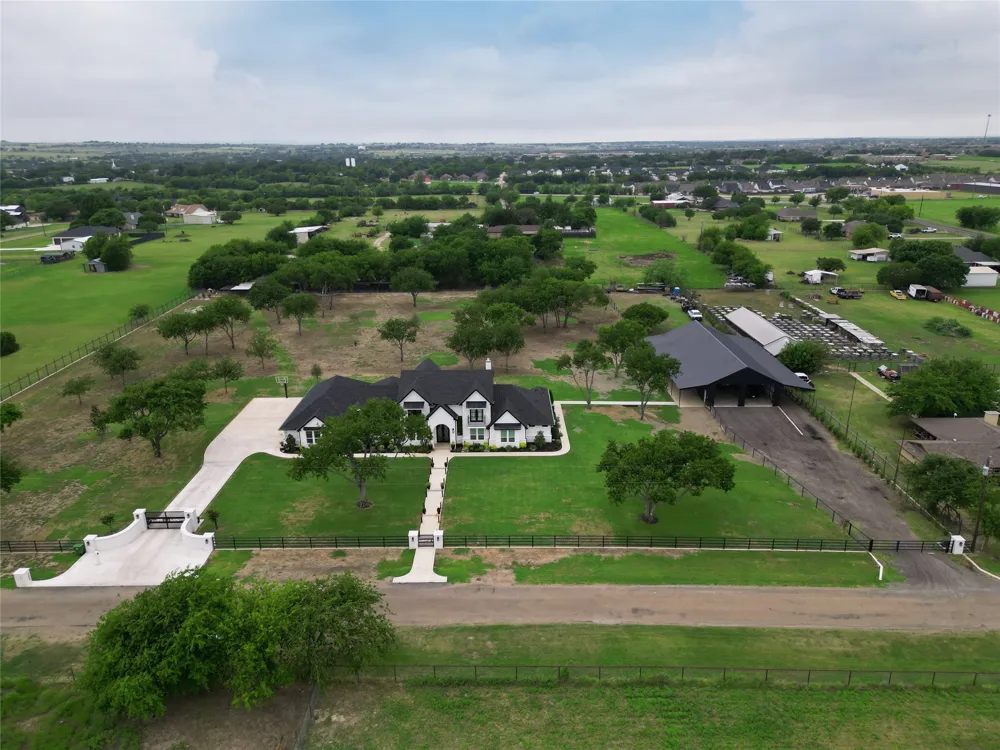200 Corral Road Godley, TX 76044