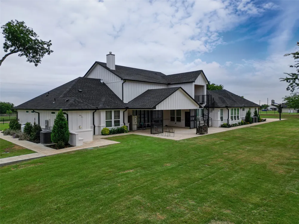 200 Corral Road Godley, TX 76044