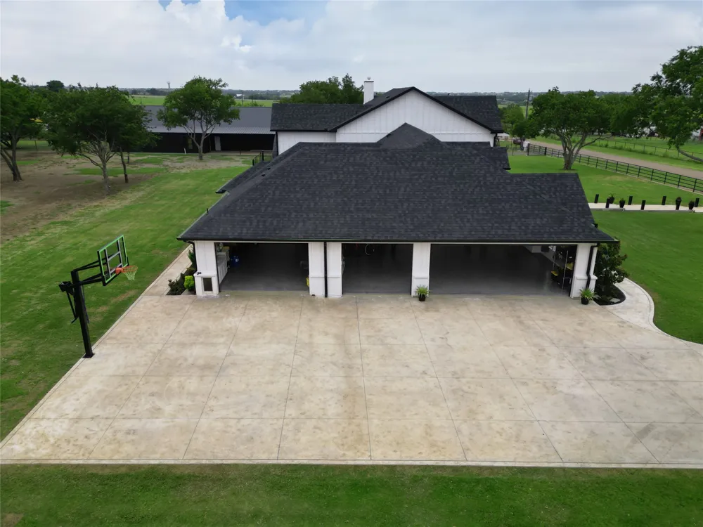 200 Corral Road Godley, TX 76044