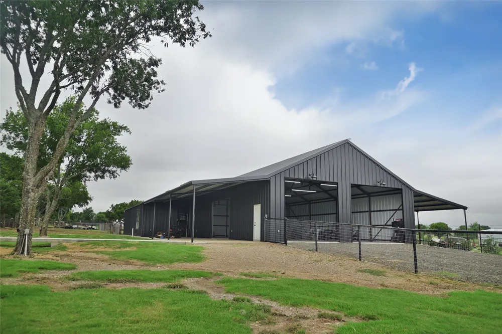 200 Corral Road Godley, TX 76044