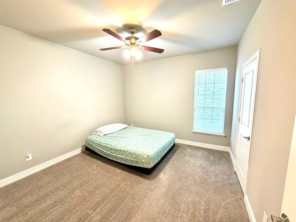 402 Coyote Creek Drive Lavon, TX 75166