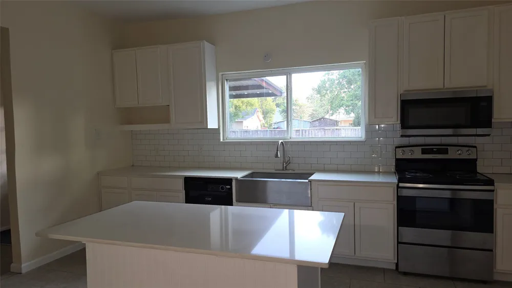 608 W 6th Street Bonham, TX 75418