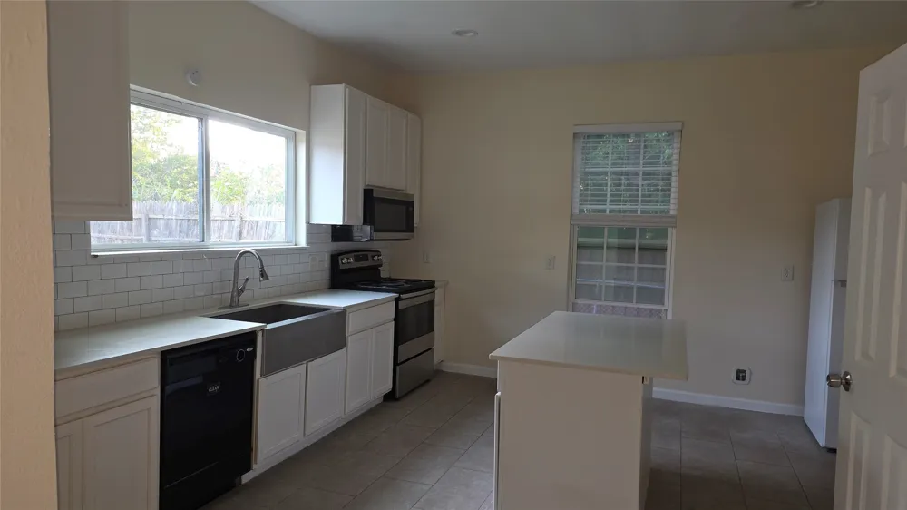 608 W 6th Street Bonham, TX 75418
