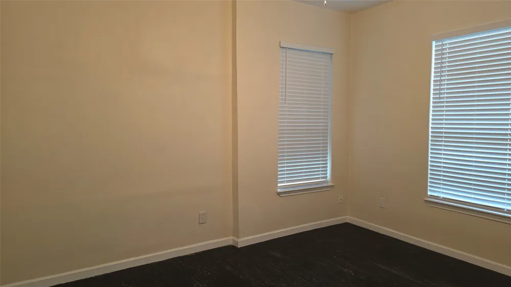 608 W 6th Street Bonham, TX 75418