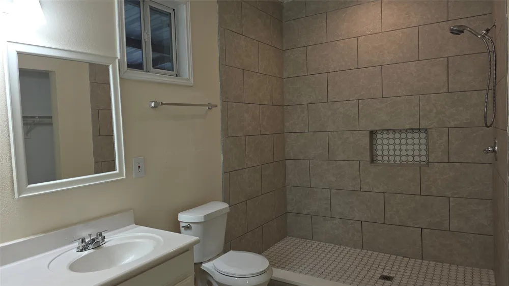 608 W 6th Street Bonham, TX 75418
