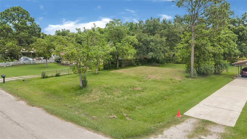 6519 Pinecrest Drive Hitchcock, TX 77563