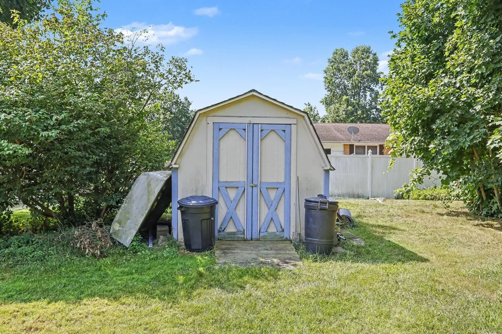 28783 Sarabyn Street Dowagiac, MI 49047