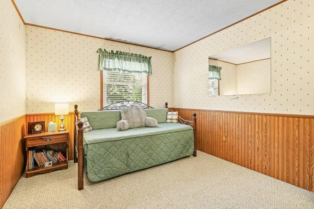 28783 Sarabyn Street Dowagiac, MI 49047