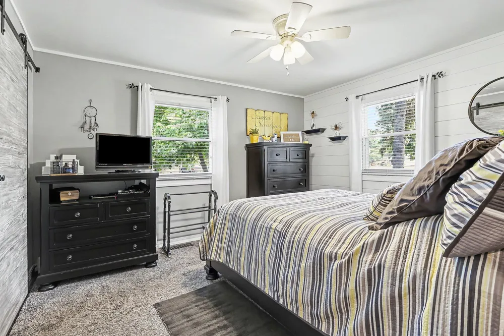 28783 Sarabyn Street Dowagiac, MI 49047