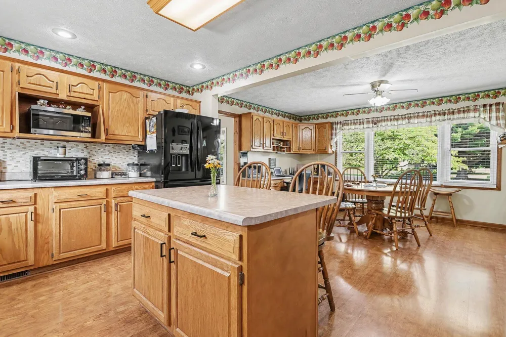 28783 Sarabyn Street Dowagiac, MI 49047