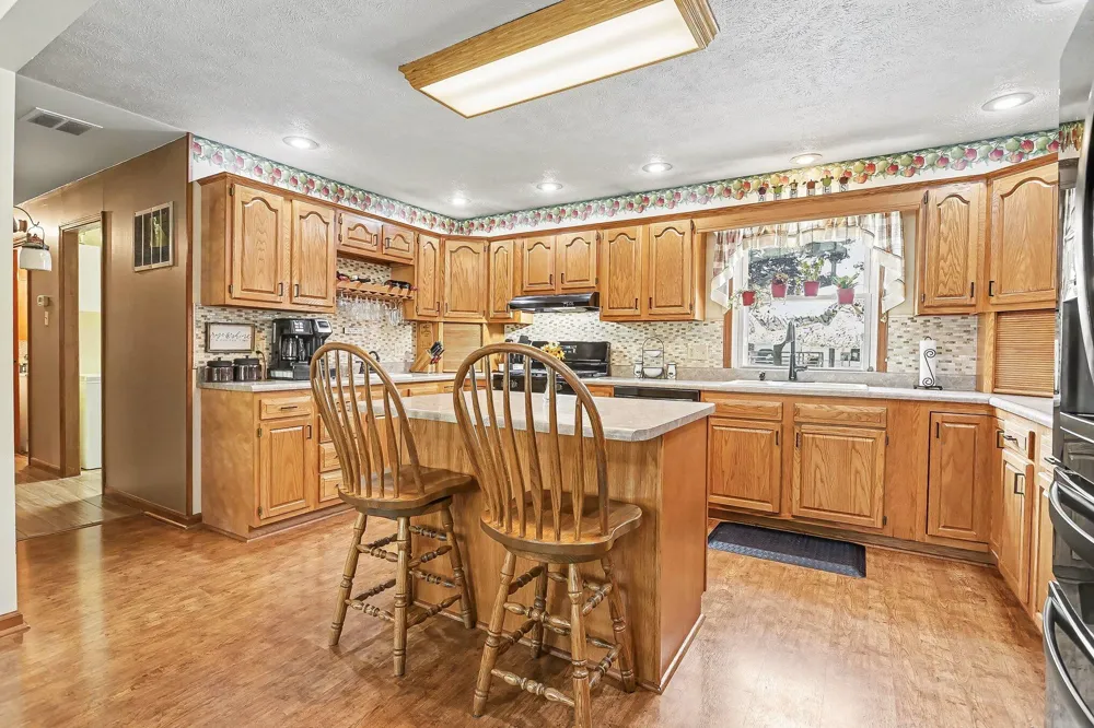 28783 Sarabyn Street Dowagiac, MI 49047