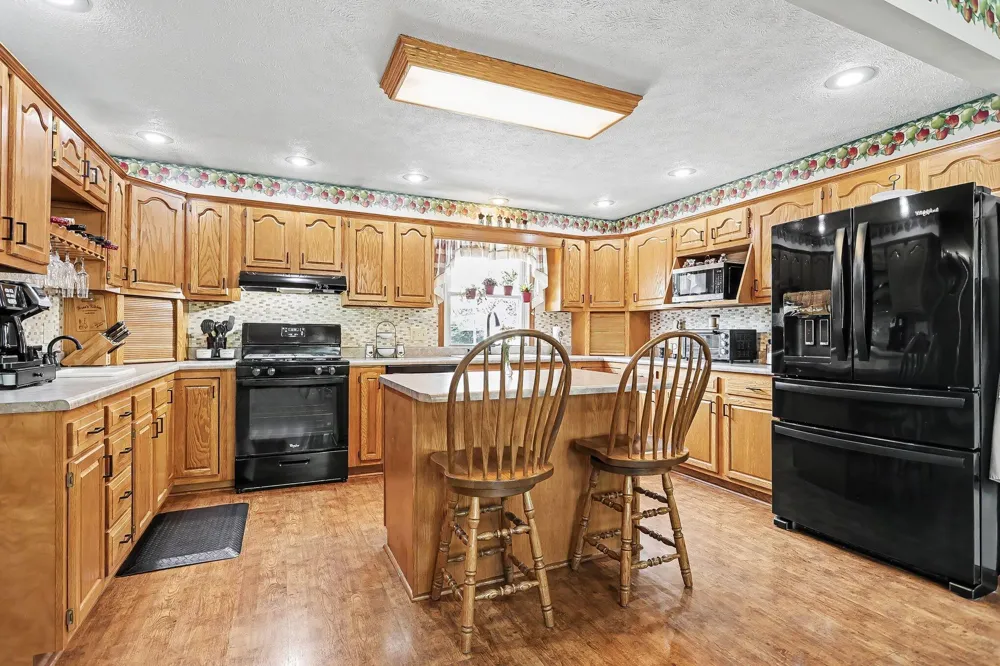 28783 Sarabyn Street Dowagiac, MI 49047