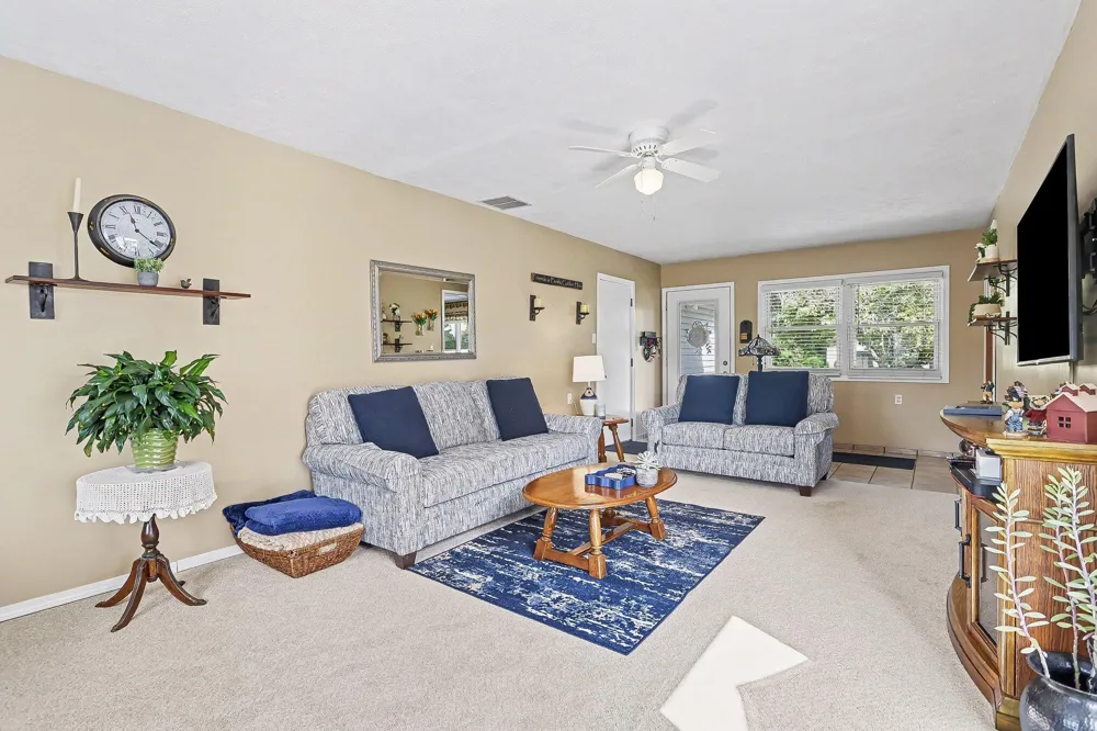 28783 Sarabyn Street Dowagiac, MI 49047