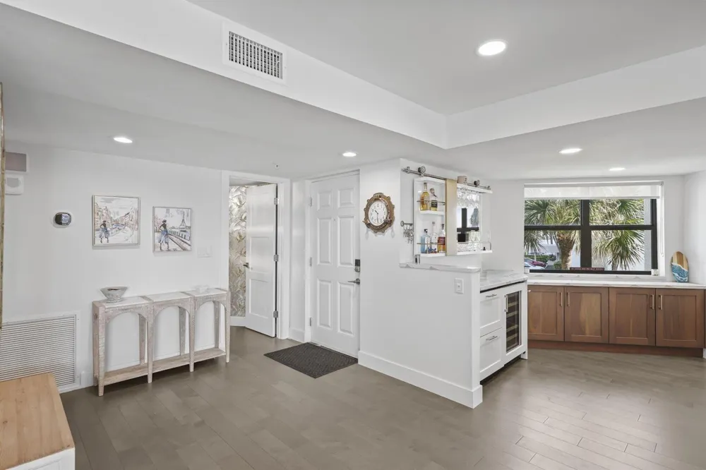 19800 SANDPOINTE BAY N DRIVE #201 Tequesta, FL 33469