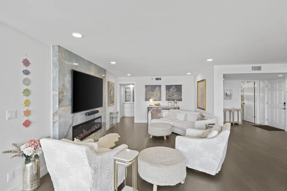 19800 SANDPOINTE BAY N DRIVE #201 Tequesta, FL 33469