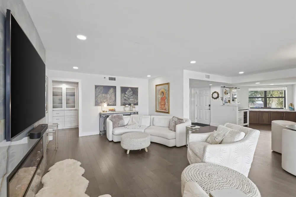 19800 SANDPOINTE BAY N DRIVE #201 Tequesta, FL 33469