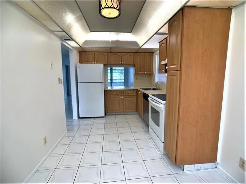 8360 Sands Point Boulevard #G210 Tamarac, FL 33321