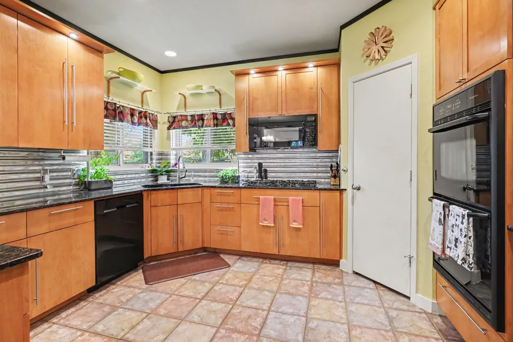 4166 Fair Oaks Drive Grapevine, TX 76051