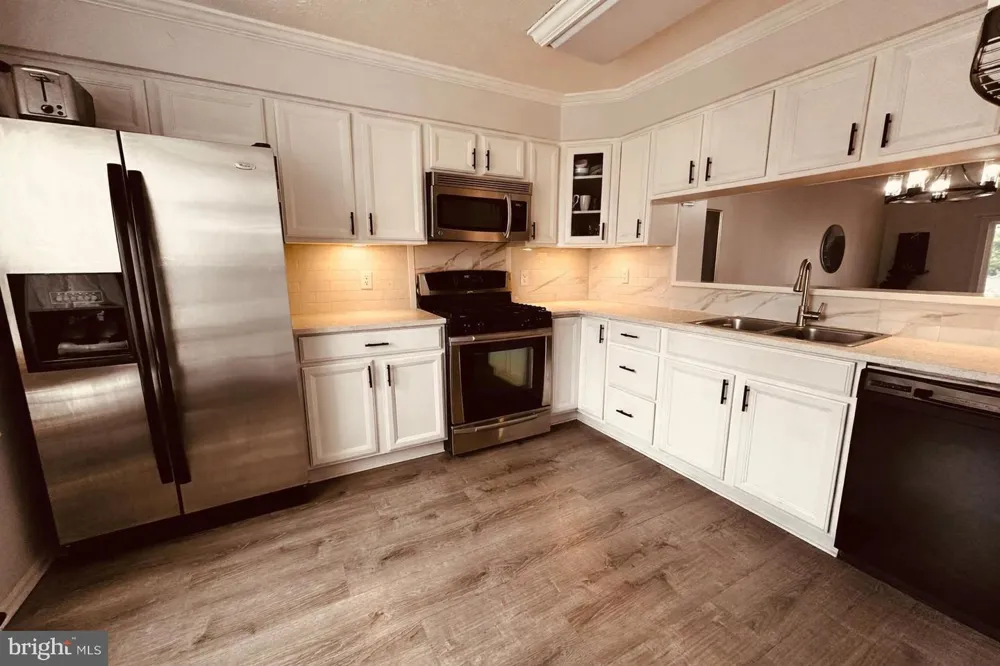 8 WAGON WHEEL DRIVE Sicklerville, NJ 08081