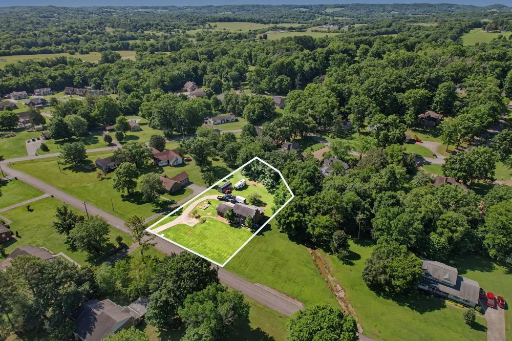 1515 Gina Lynn Dr Lewisburg, TN 37091