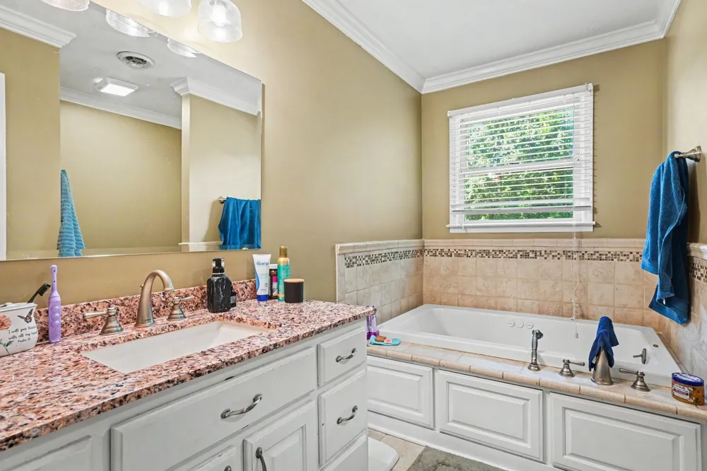1515 Gina Lynn Dr Lewisburg, TN 37091