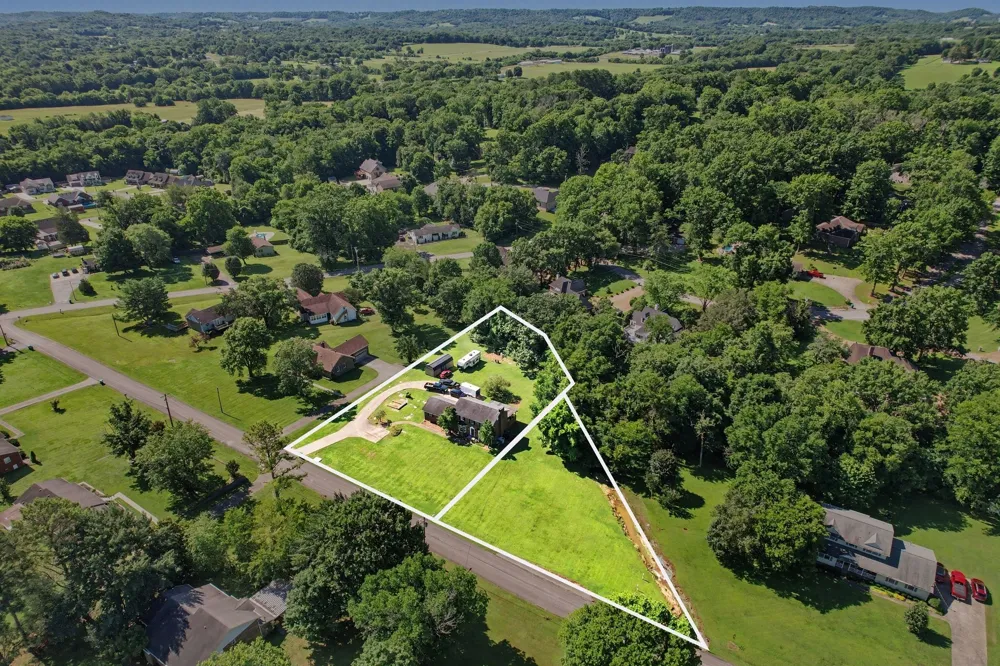 1515 Gina Lynn Dr Lewisburg, TN 37091