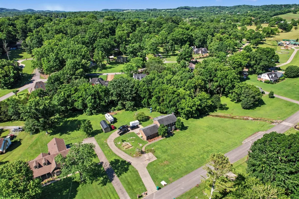 1515 Gina Lynn Dr Lewisburg, TN 37091