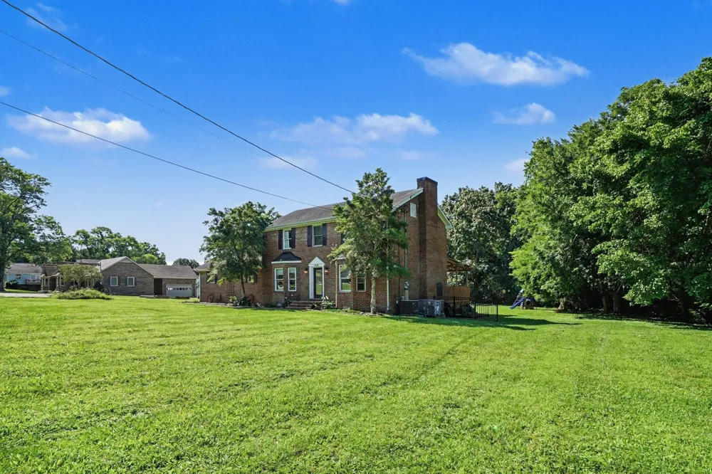 1515 Gina Lynn Dr Lewisburg, TN 37091