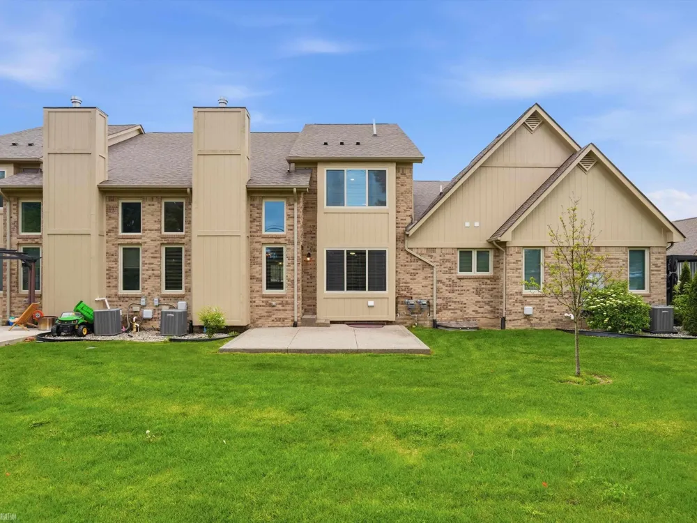 14967 Stoney Brook Drive Shelby Charter Township, MI 48315