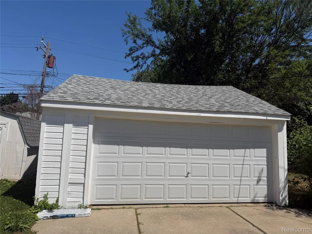16767 Lincoln Avenue Eastpointe City, MI 48021