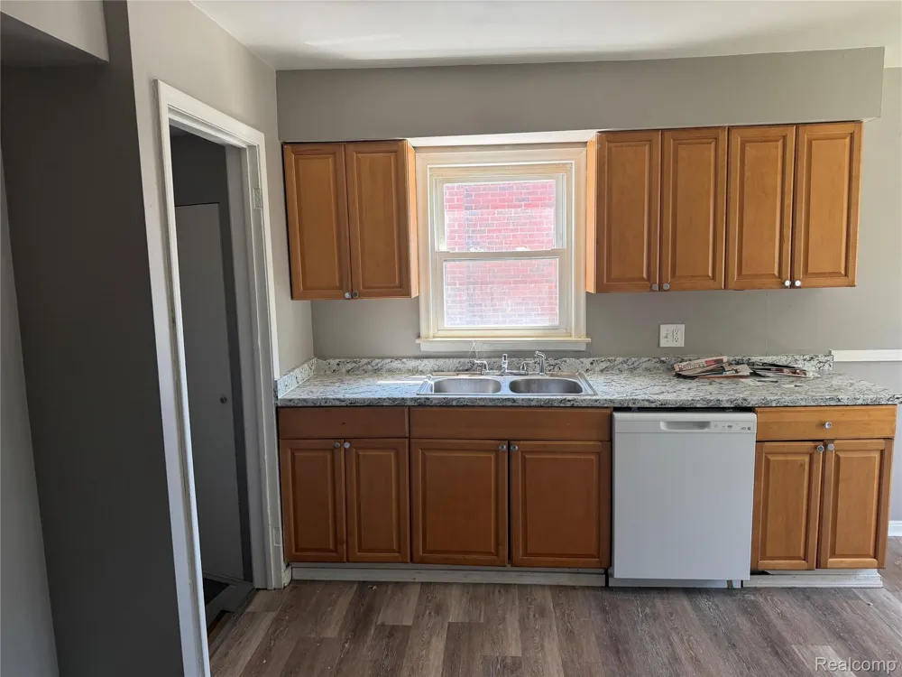 16767 Lincoln Avenue Eastpointe City, MI 48021