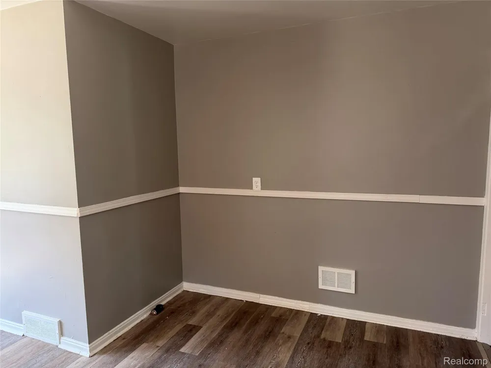 16767 Lincoln Avenue Eastpointe City, MI 48021
