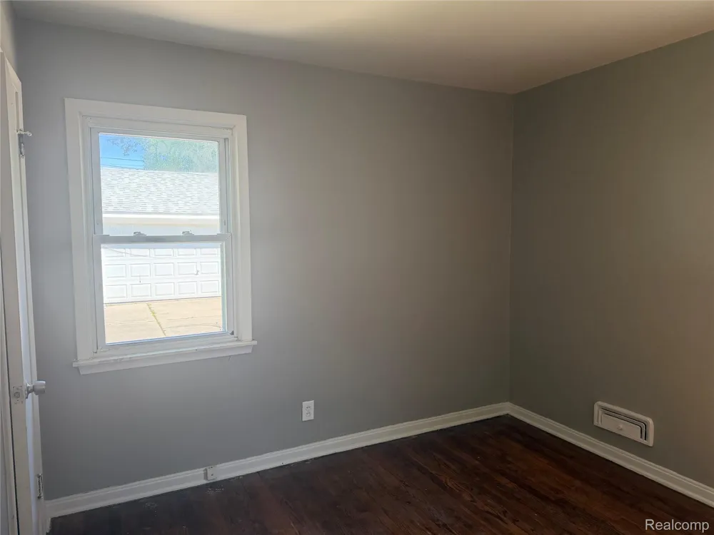16767 Lincoln Avenue Eastpointe City, MI 48021
