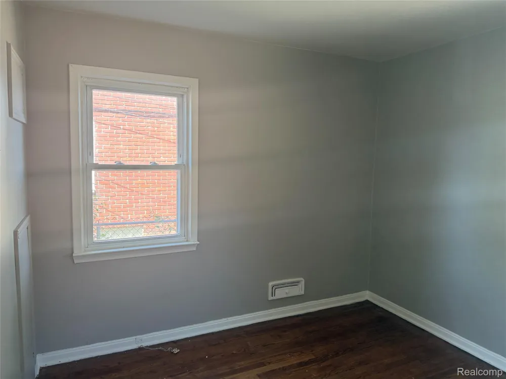 16767 Lincoln Avenue Eastpointe City, MI 48021