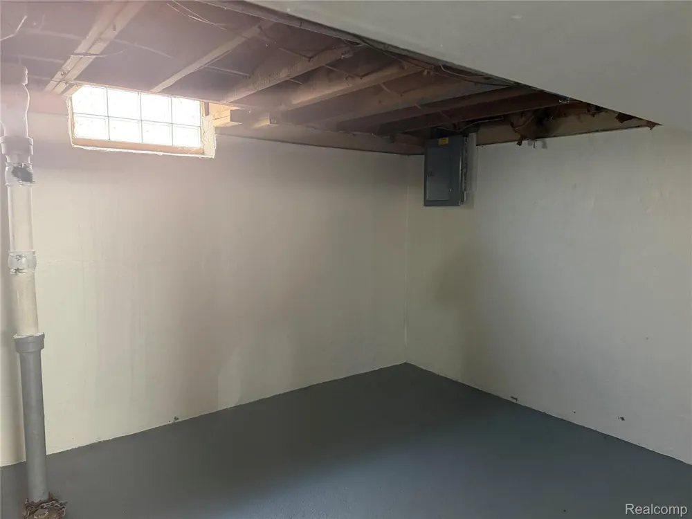 16767 Lincoln Avenue Eastpointe City, MI 48021