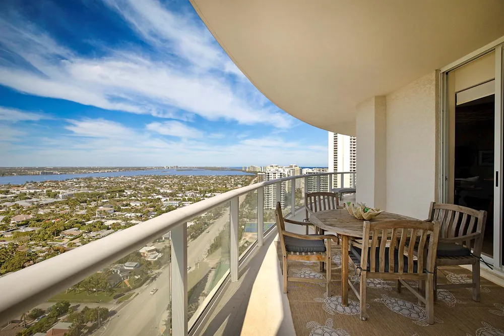 2700 OCEAN DRIVE #2206B Singer Island, FL 33404