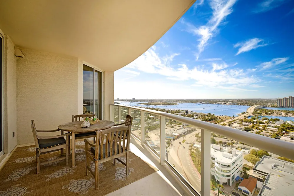 2700 OCEAN DRIVE #2206B Singer Island, FL 33404