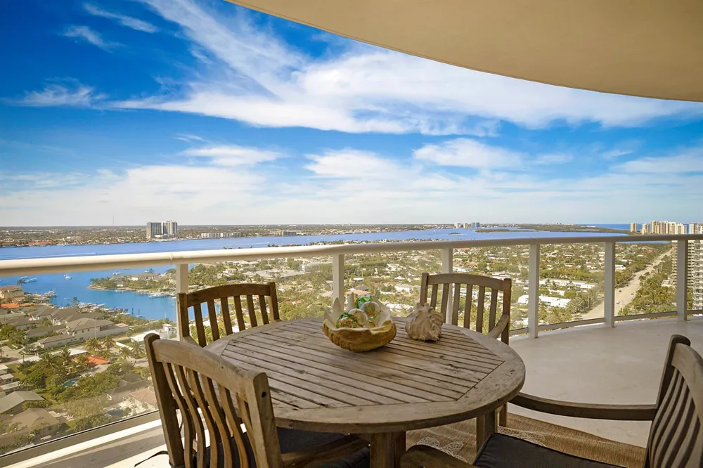 2700 OCEAN DRIVE #2206B Singer Island, FL 33404