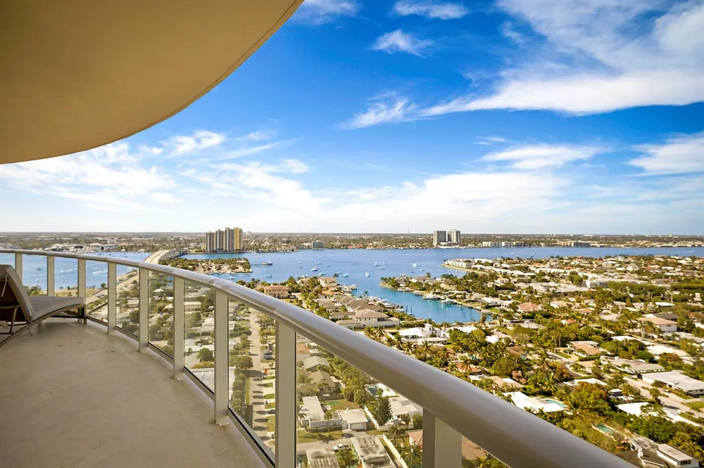2700 OCEAN DRIVE #2206B Singer Island, FL 33404