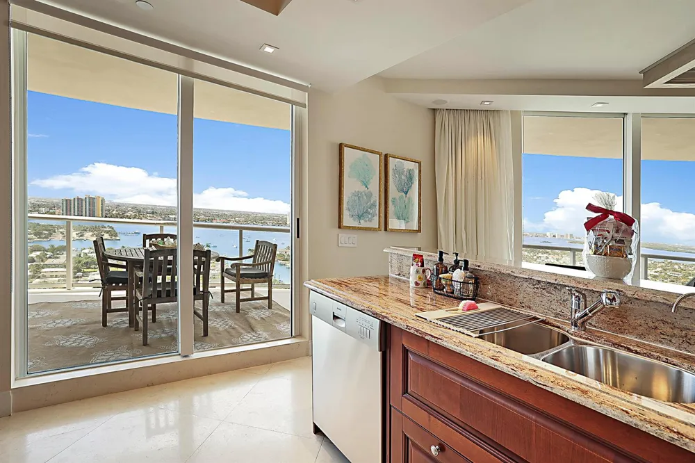 2700 OCEAN DRIVE #2206B Singer Island, FL 33404