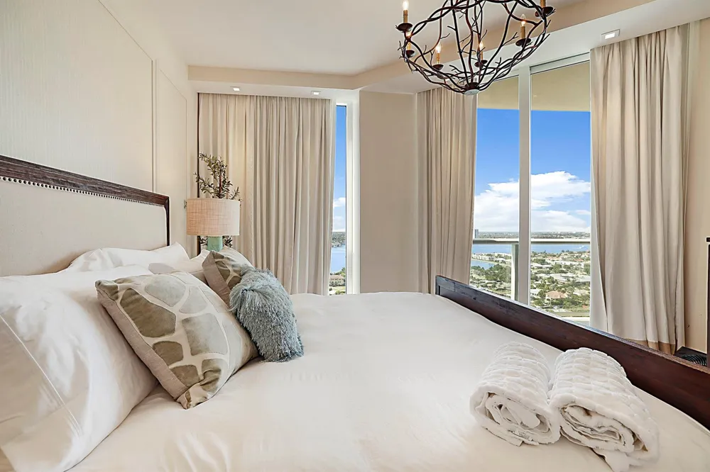 2700 OCEAN DRIVE #2206B Singer Island, FL 33404