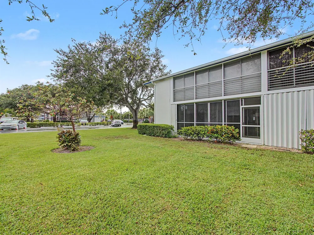 3 Westwood Avenue #101E Tequesta, FL 33469