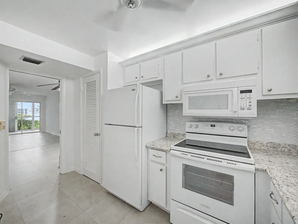 3 Westwood Avenue #101E Tequesta, FL 33469